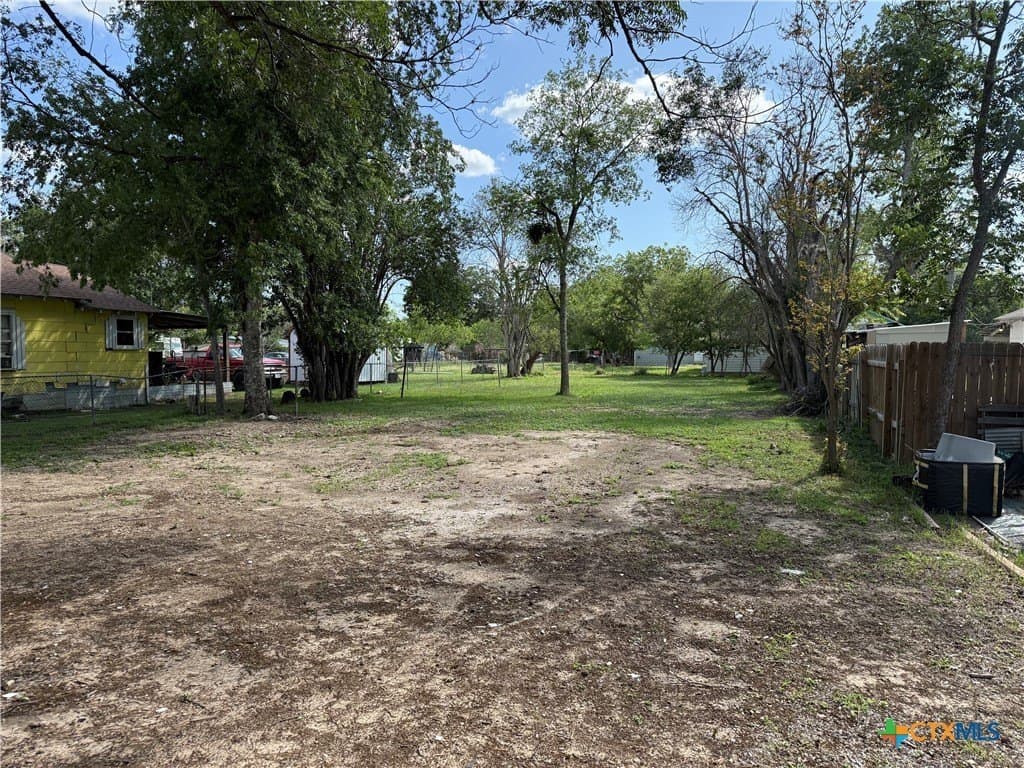 0.18 acres in Comal County - photo 2