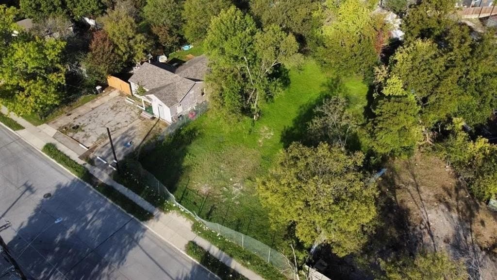 0.25 acres in Dallas County - photo 3