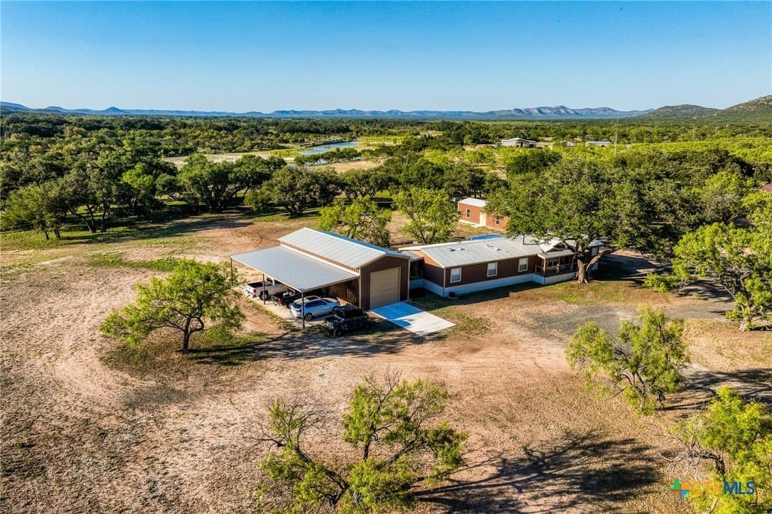 10 acres in Uvalde County - photo 6