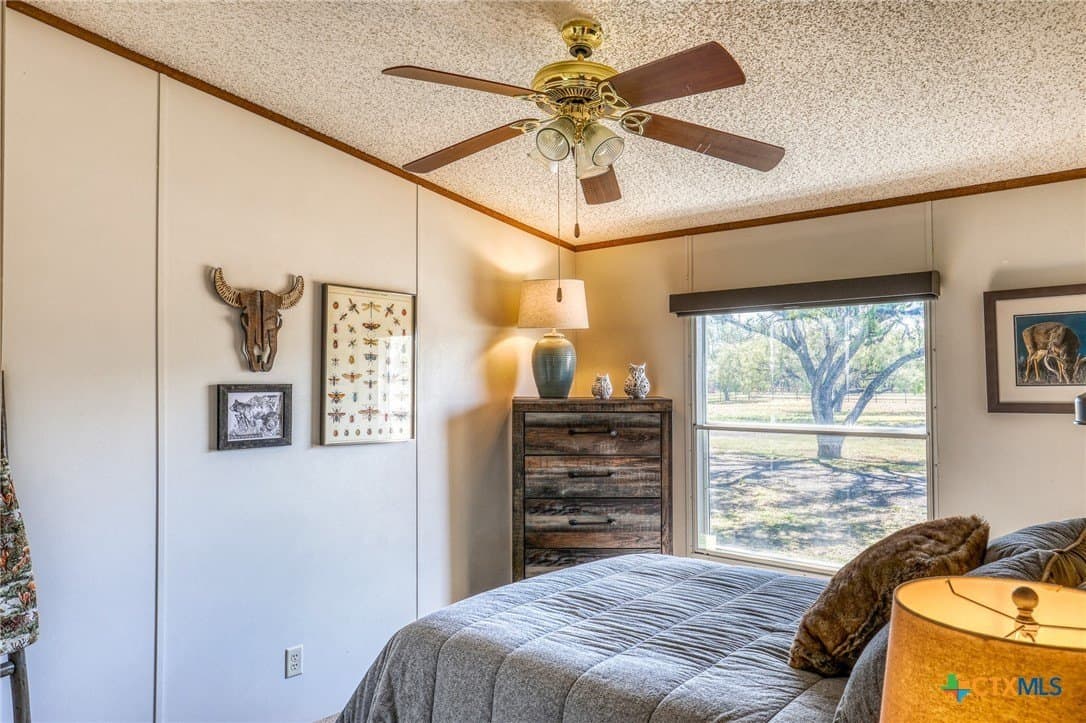 10 acres in Uvalde County - photo 18