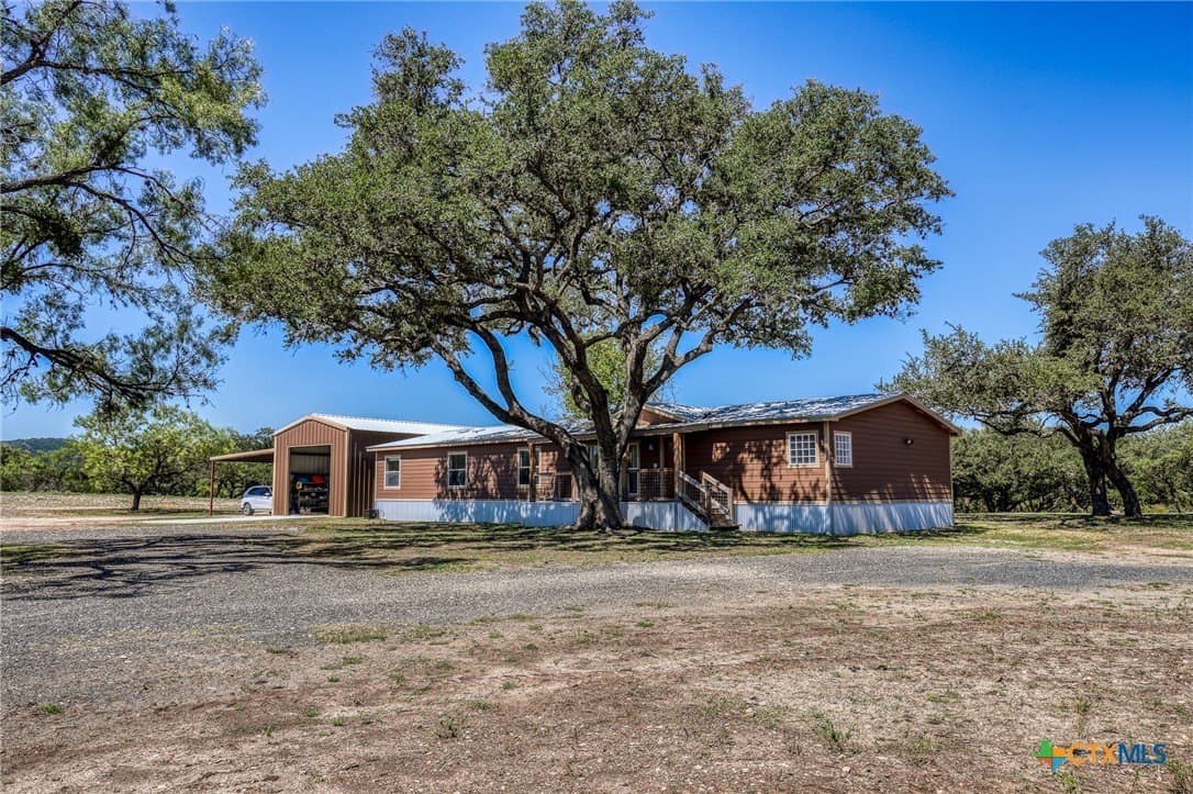 10 acres in Uvalde County - photo 7