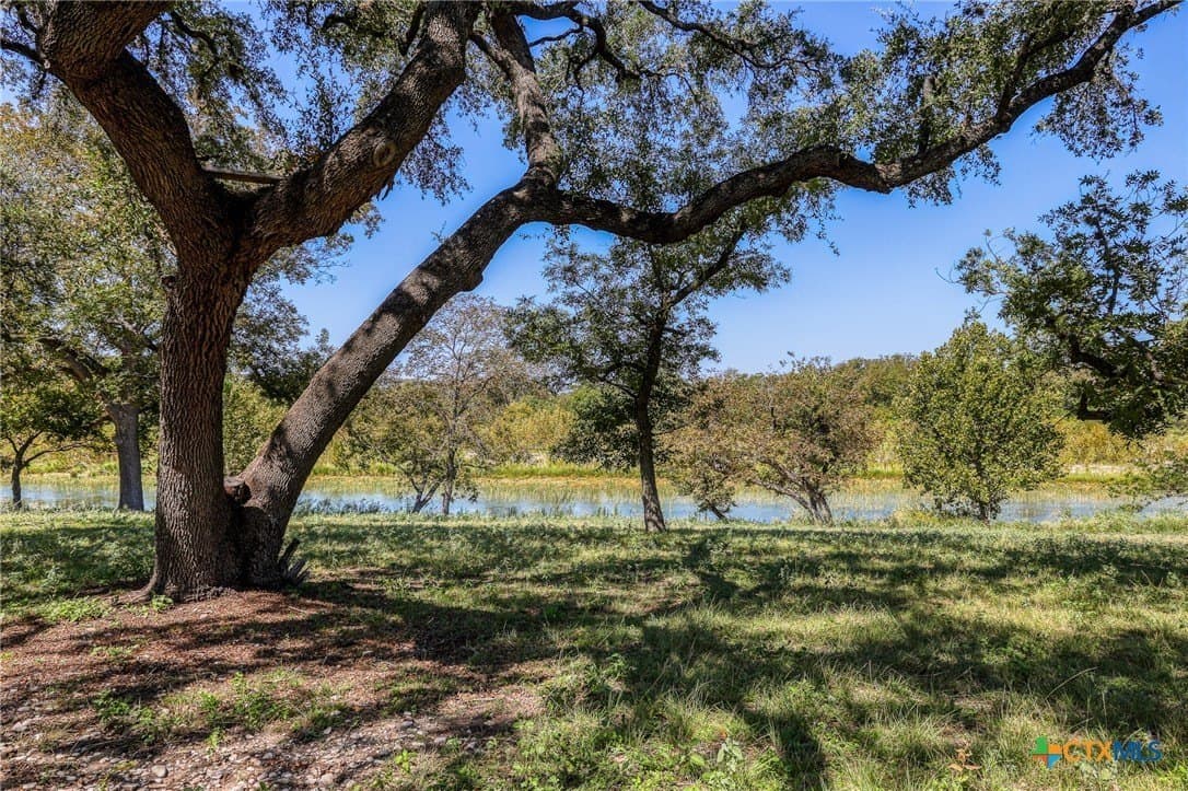 10 acres in Uvalde County - photo 33