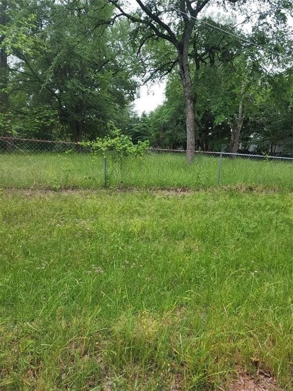 0.37 acres in Henderson County - photo 4