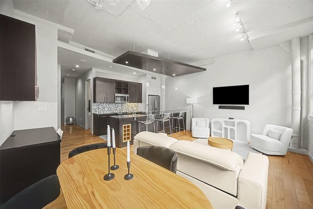 2600 W 7th Street