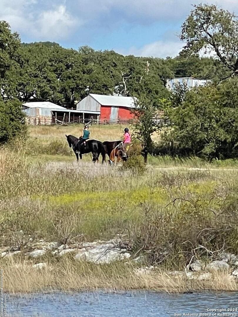3.28 acres in Comal County - photo 4