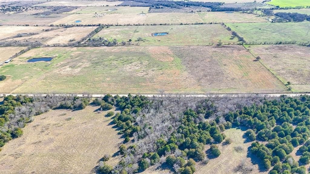 5.02 acres in Navarro County - photo 8