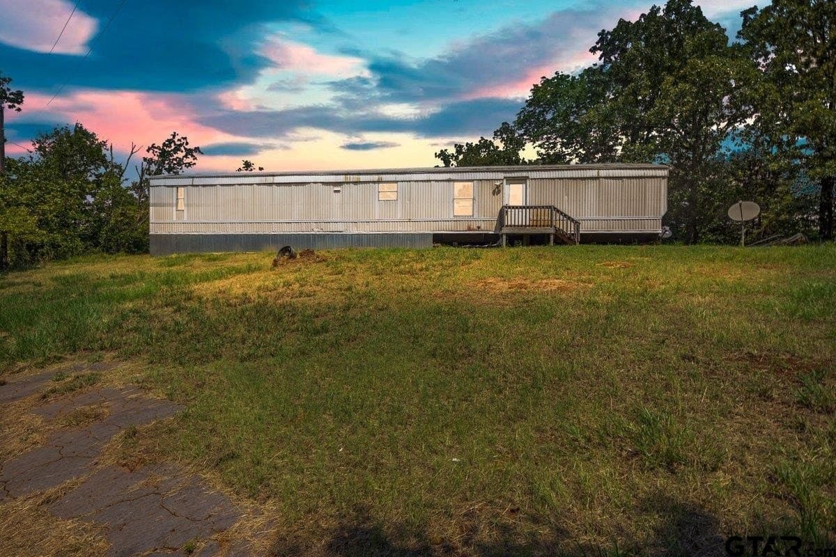 10 acres in Anderson County - photo 2