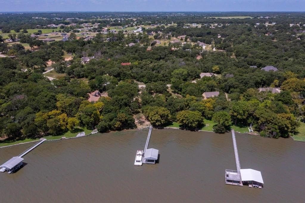 0.98 acres in Wise County - photo 2