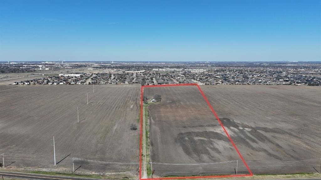 25.31 acres in Ellis County - photo 2