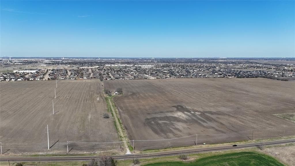 25.31 acres in Ellis County - photo 7