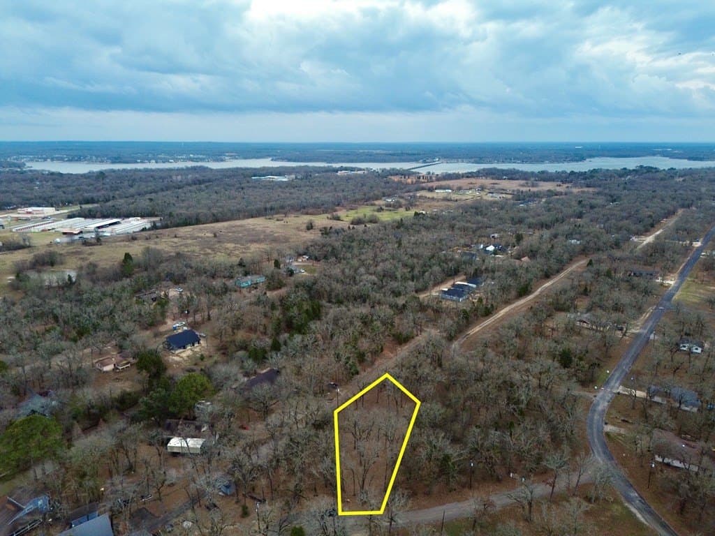 0.38 acres in Henderson County - photo 3