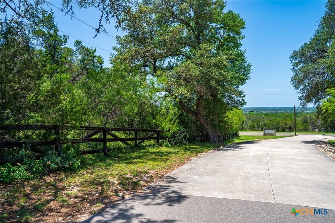4.71 acres in Comal County - photo 6