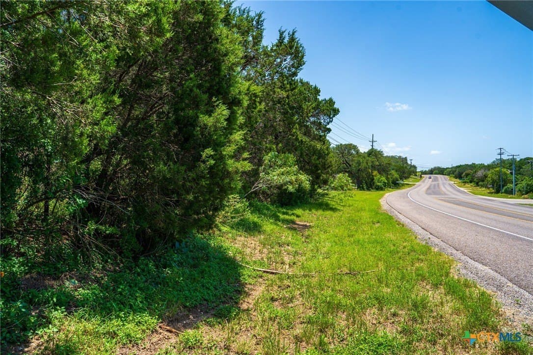 4.71 acres in Comal County - photo 9