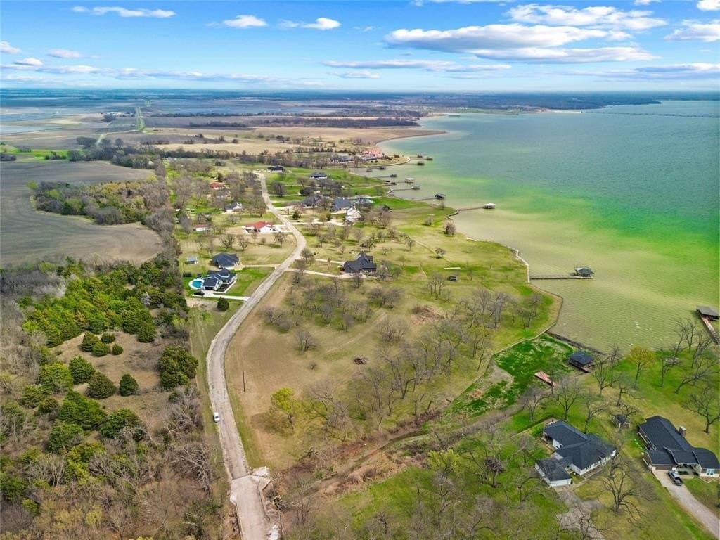 0.78 acres in Navarro County - photo 8