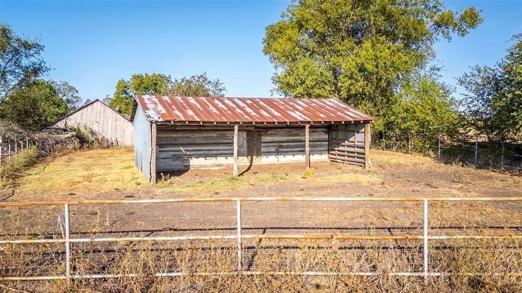 279 acres in Johnson County - photo 24