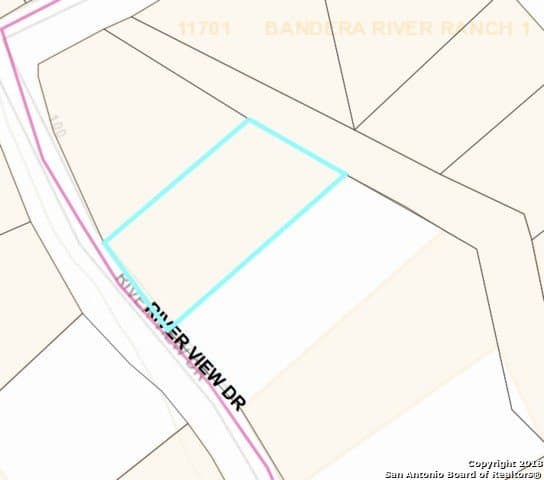 0.7 acres in Bandera County - photo 3