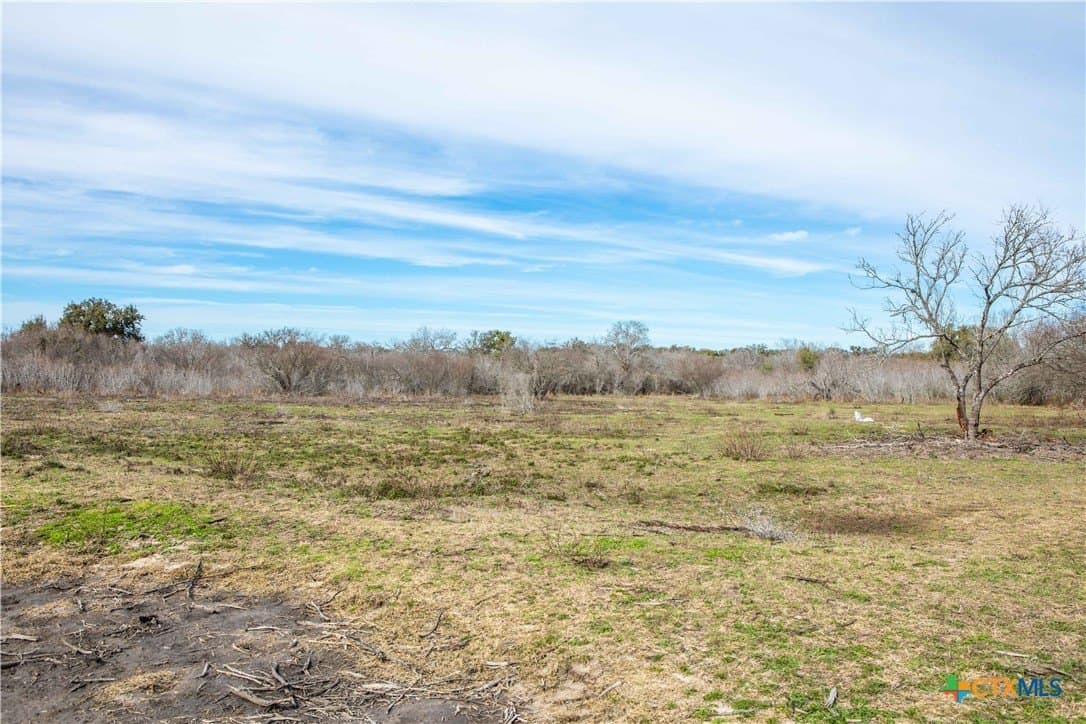 12.19 acres in Bee County - photo 4