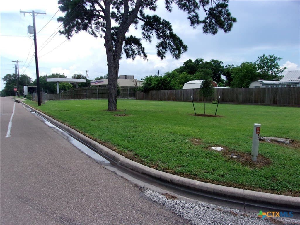 0.23 acres in Victoria County - photo 2