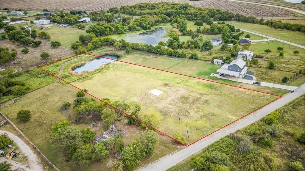 2.96 acres in Ellis County - photo 2