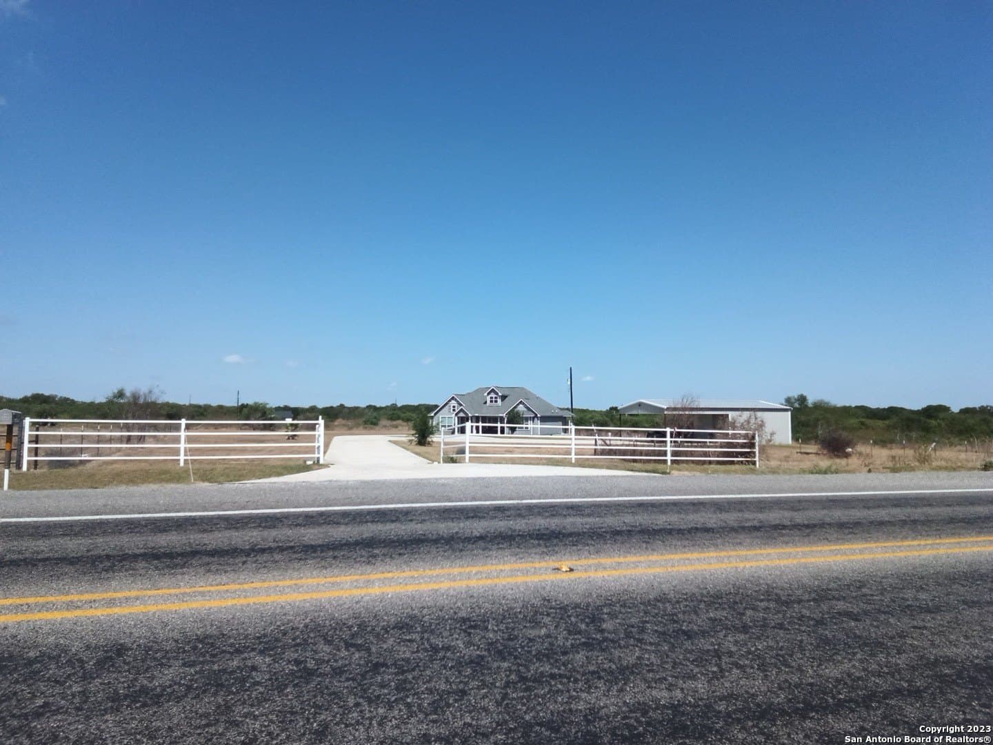 10 acres in Guadalupe County - photo 14