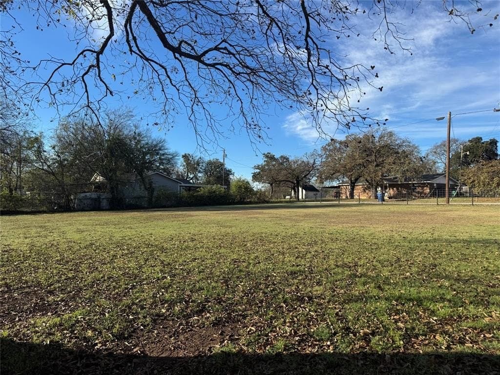 0.51 acres in Wise County - photo 14