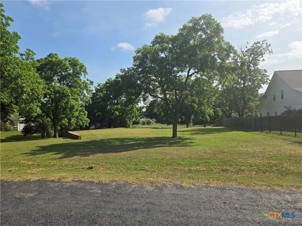 0.49 acres in Victoria County - photo 2
