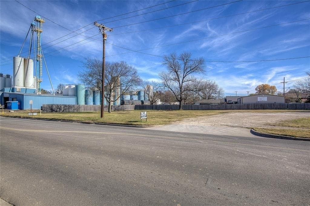 0.87 acres in Hopkins County - photo 9