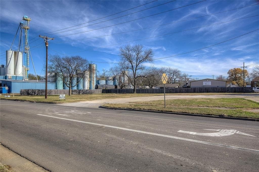 0.87 acres in Hopkins County - photo 11