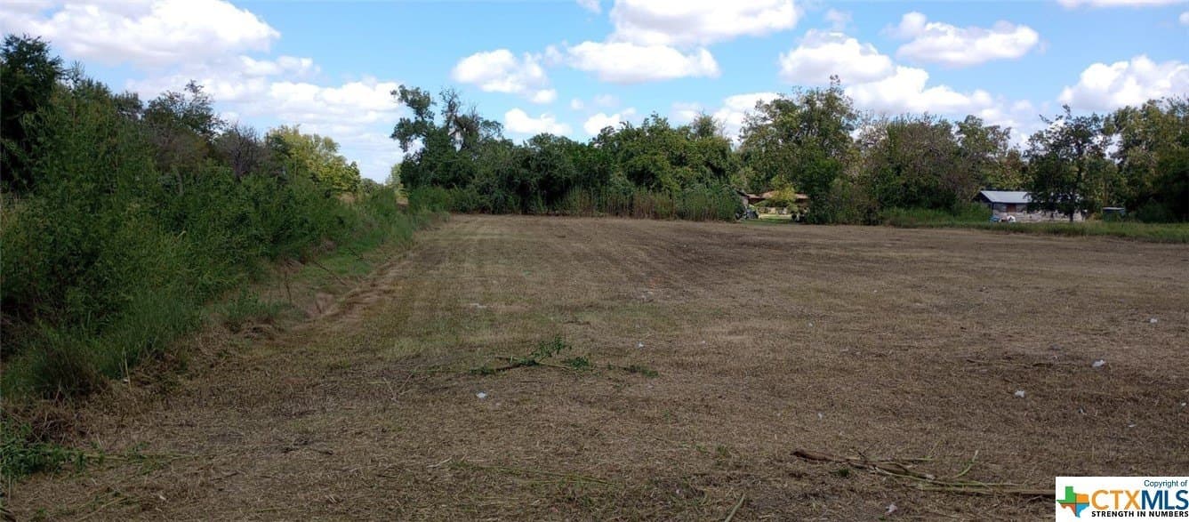 1.1 acres in Milam County - photo 11