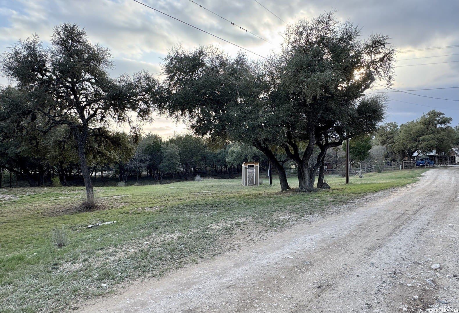 0.86 acres in Bandera County - photo 2