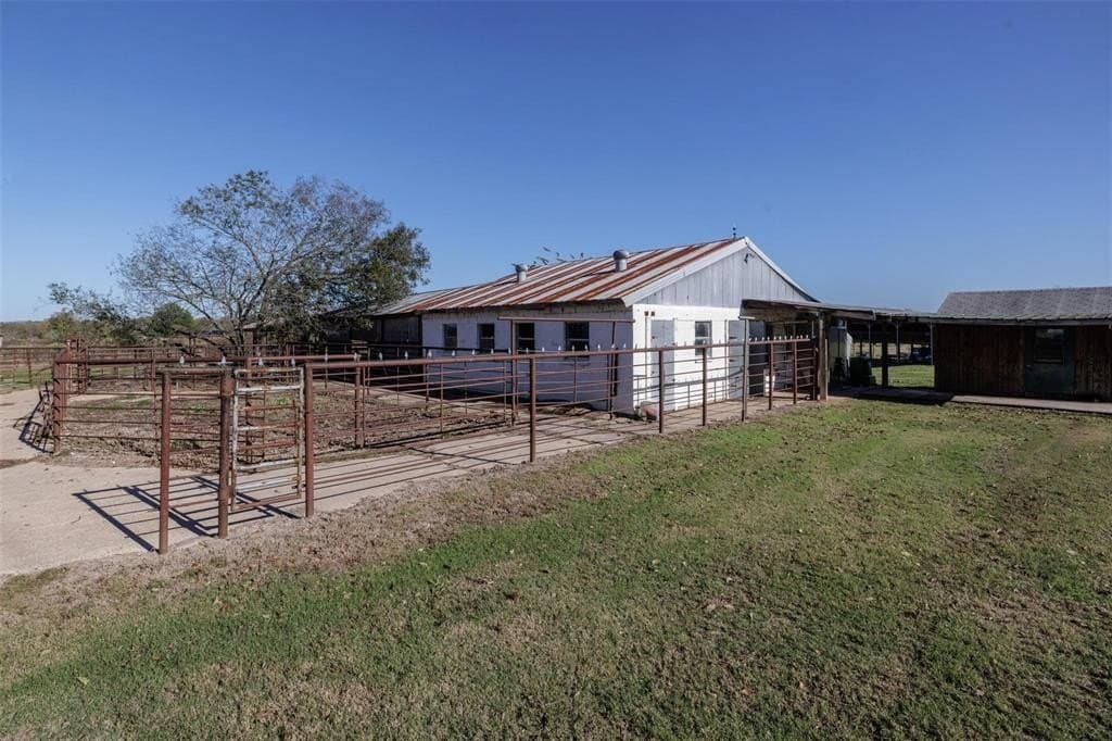 10 acres in Rains County - photo 25