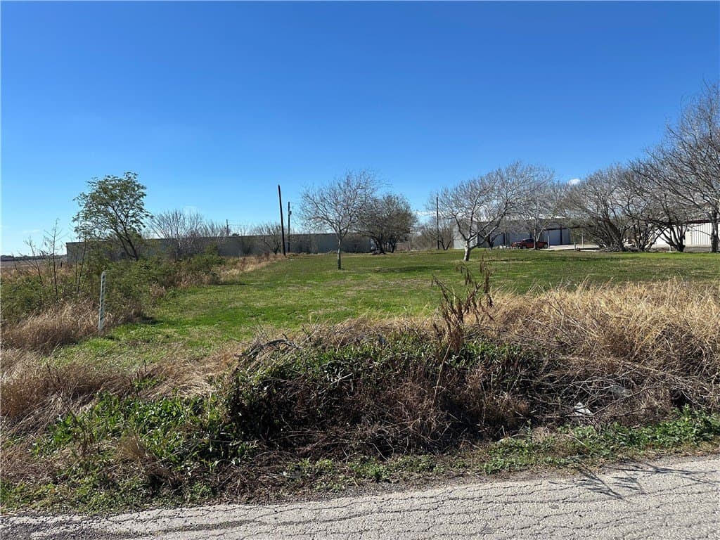 0.65 acres in Nueces County - photo 4
