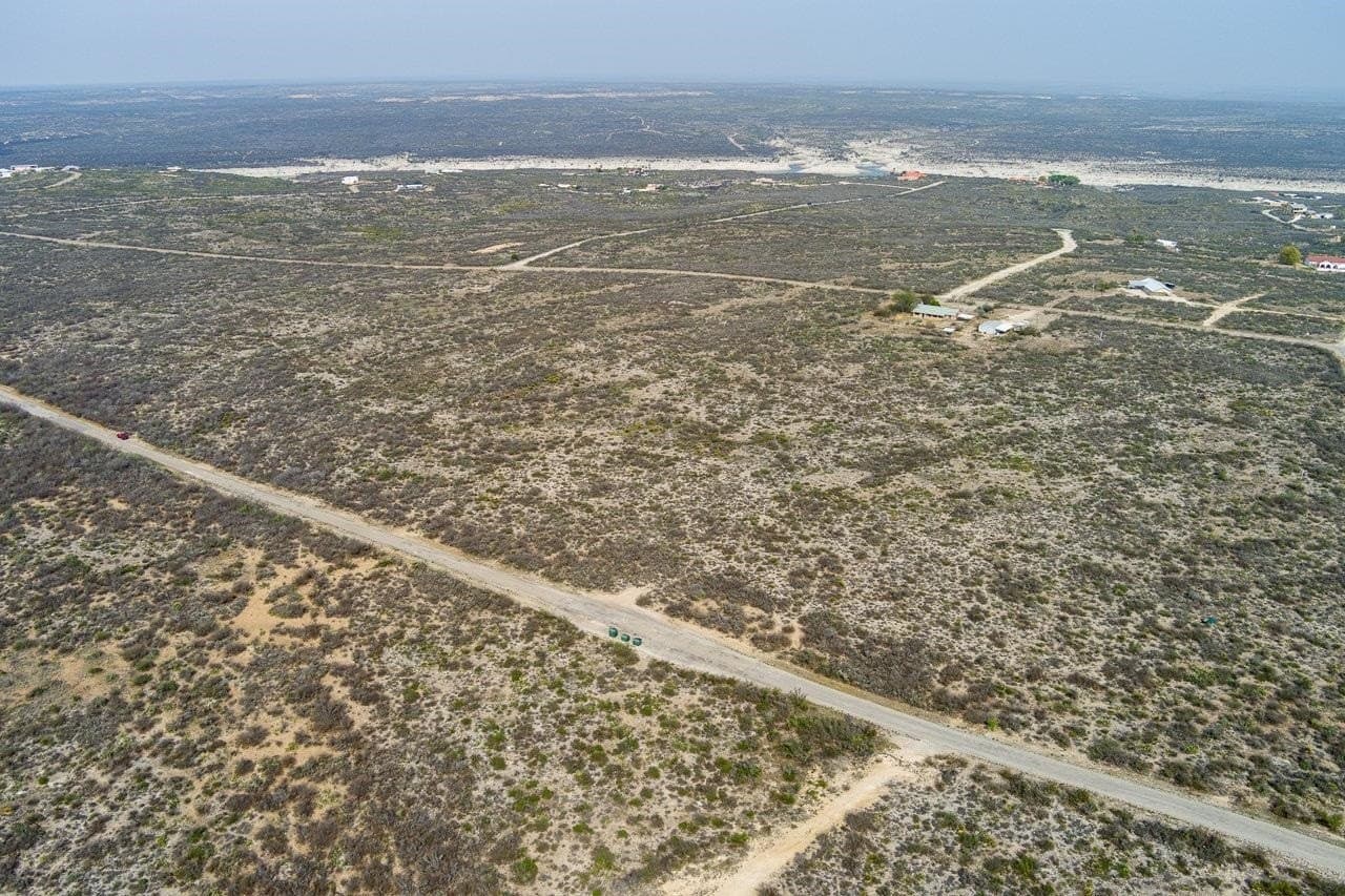 10.2 acres in Val Verde County - photo 2