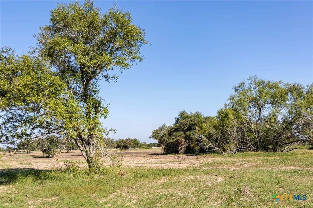 4.14 acres in Lavaca County - photo 3