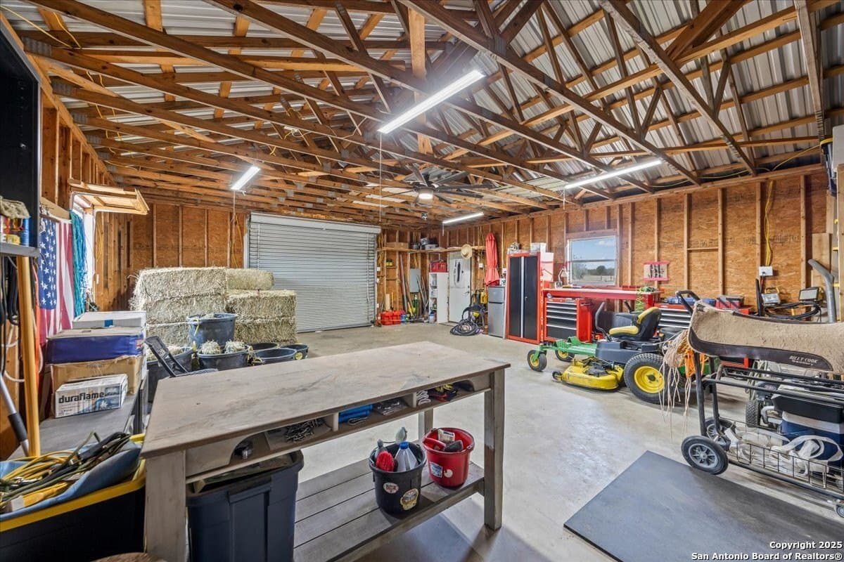 15.99 acres in Gonzales County - photo 33