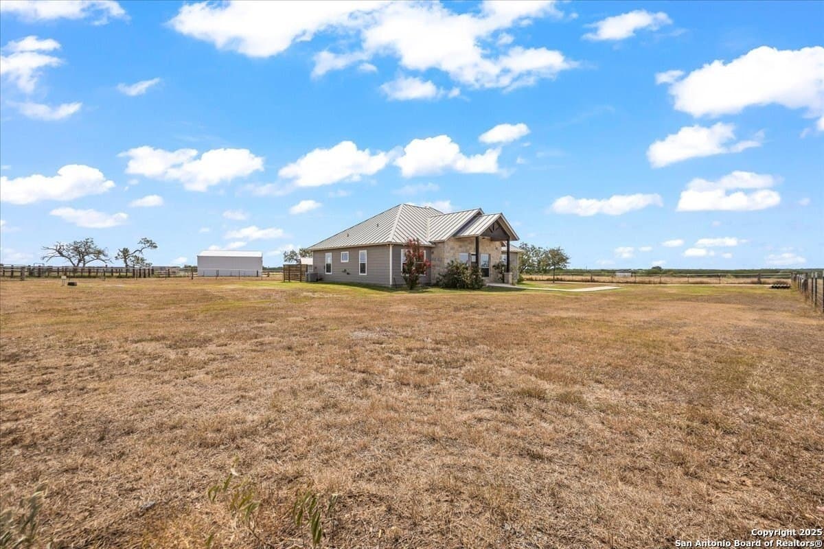 15.99 acres in Gonzales County - photo 42