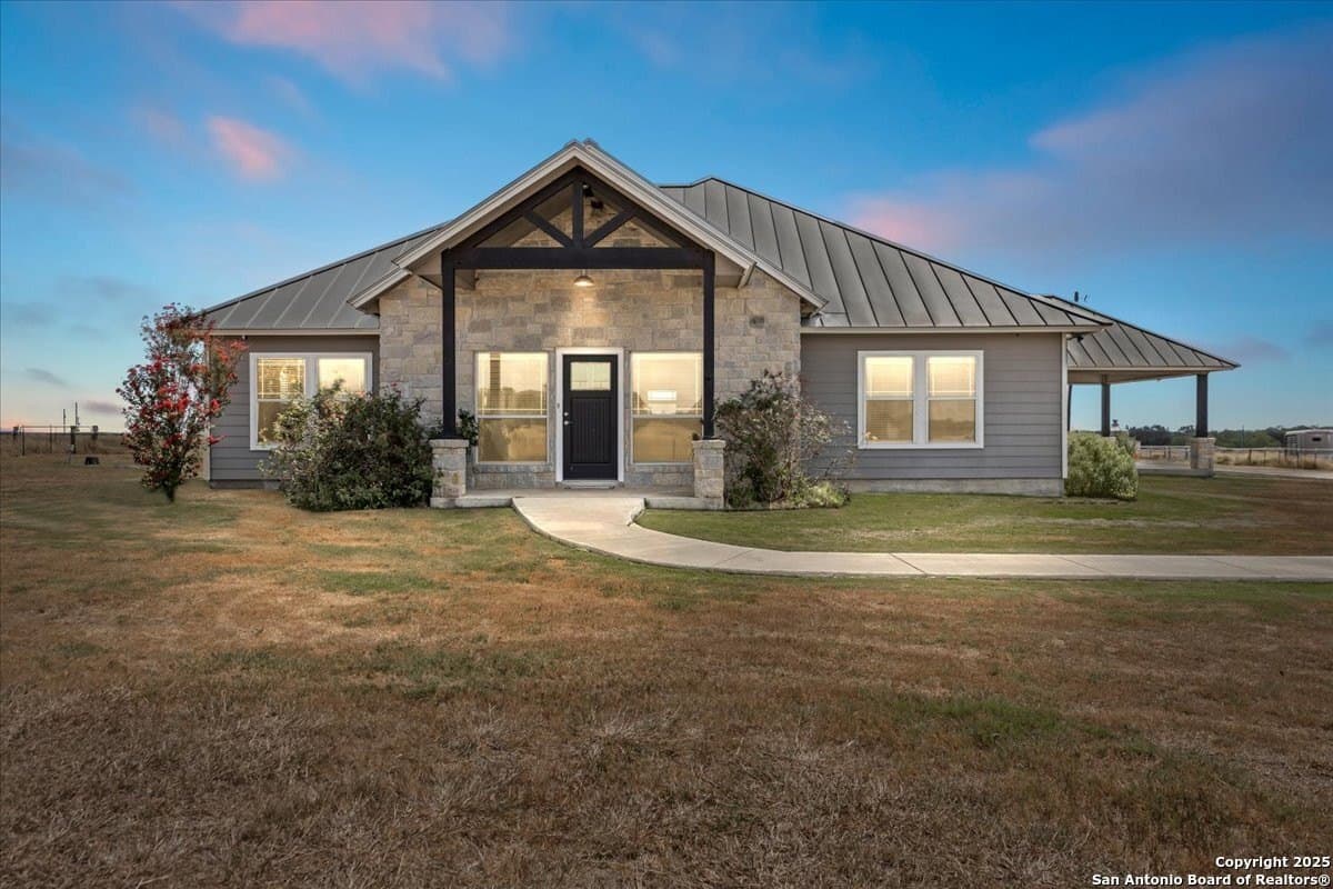 15.99 acres in Gonzales County - photo 2