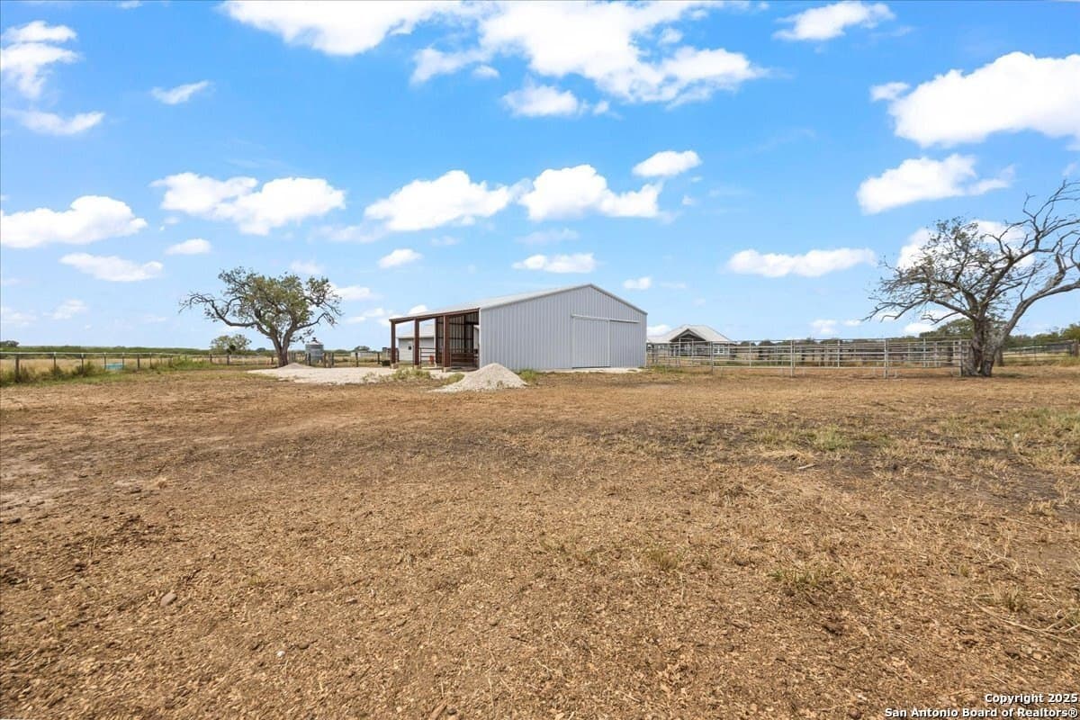 15.99 acres in Gonzales County - photo 38