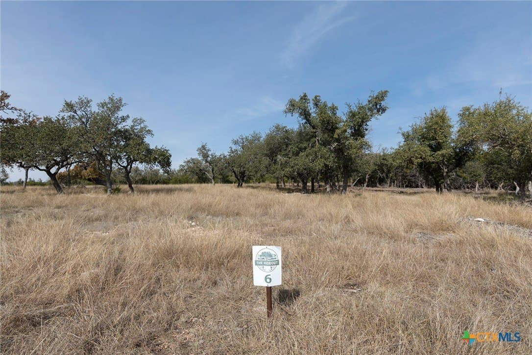6 acres in Kerr County - photo 2