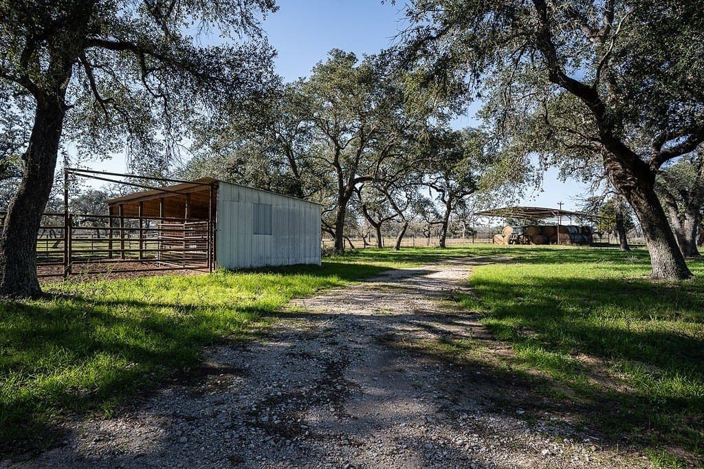 115.09 acres in Lavaca County - photo 26