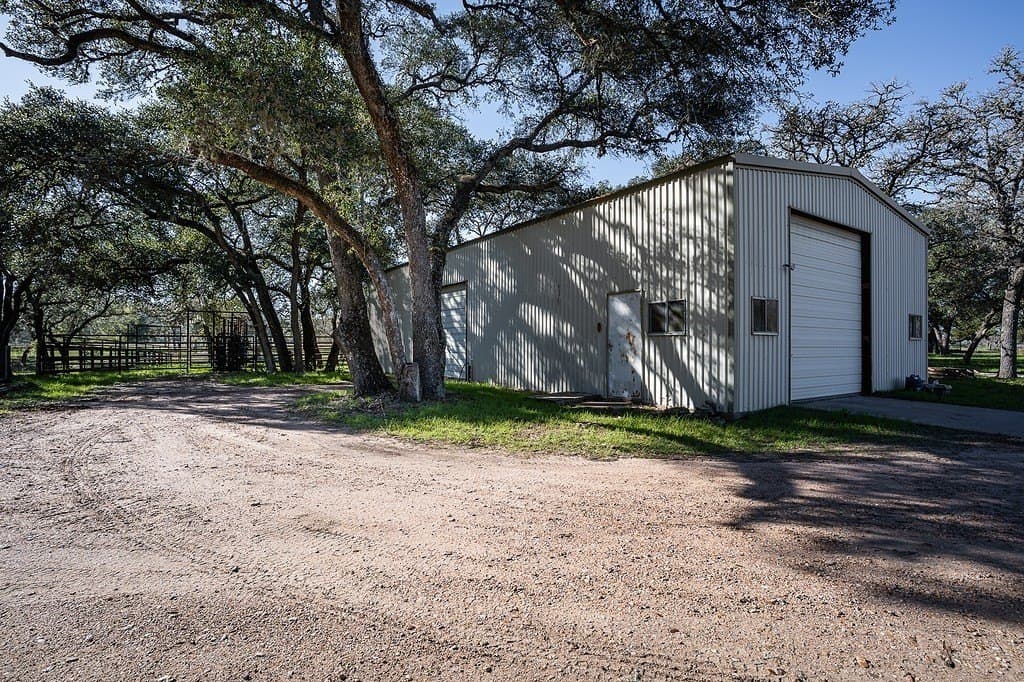 115.09 acres in Lavaca County - photo 25
