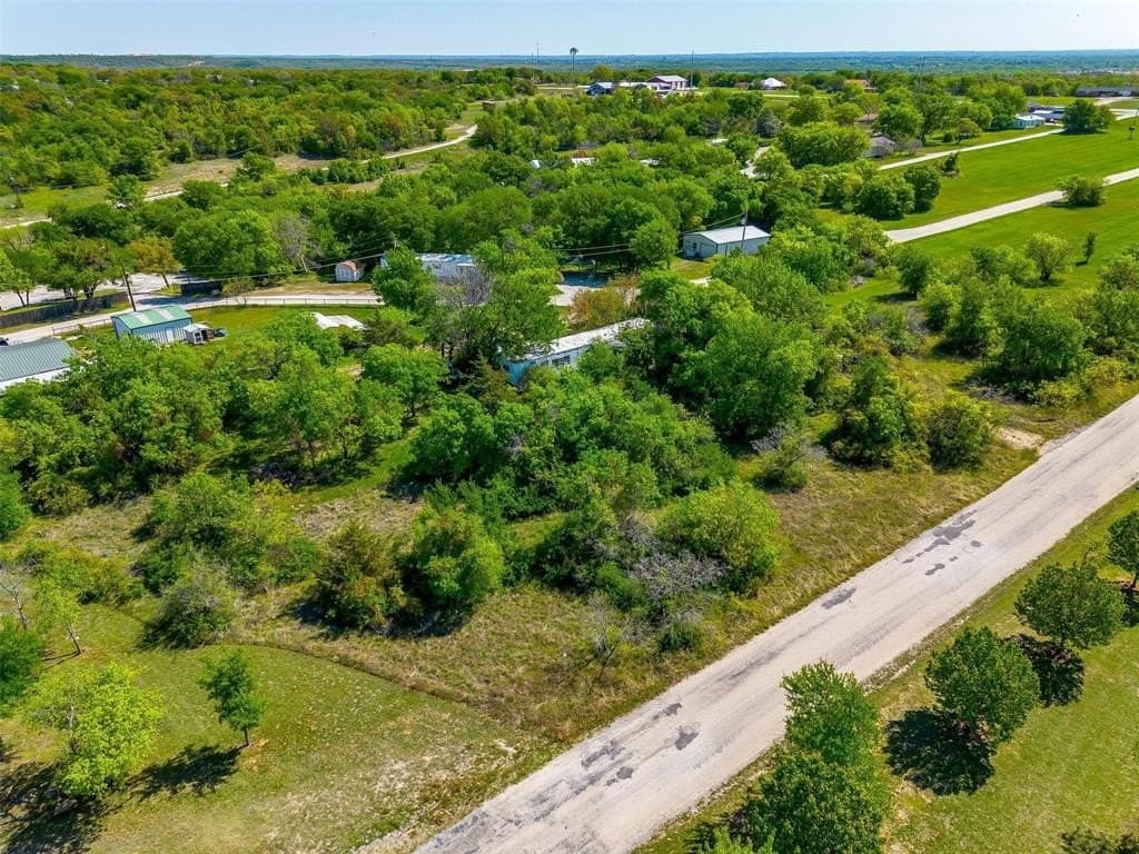 0.35 acres in Wise County - photo 4