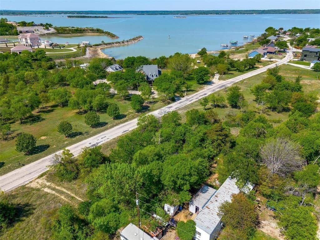 0.35 acres in Wise County - photo 9