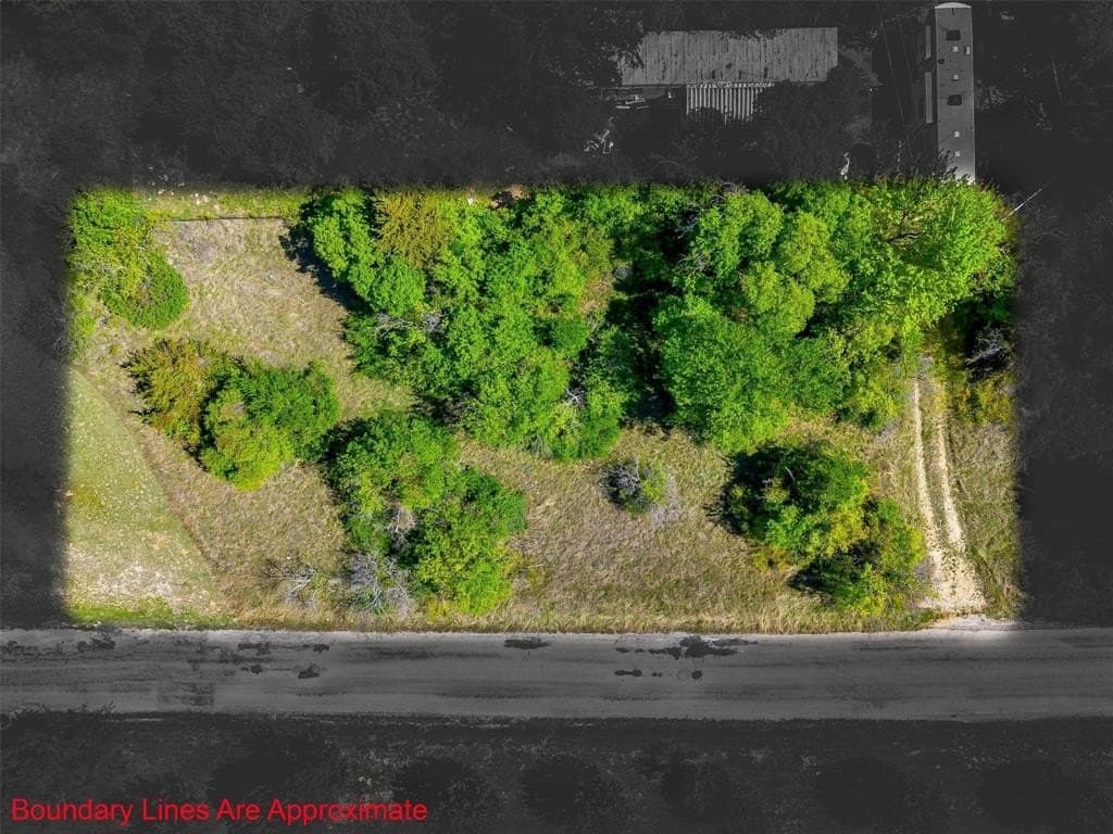 0.35 acres in Wise County - photo 3