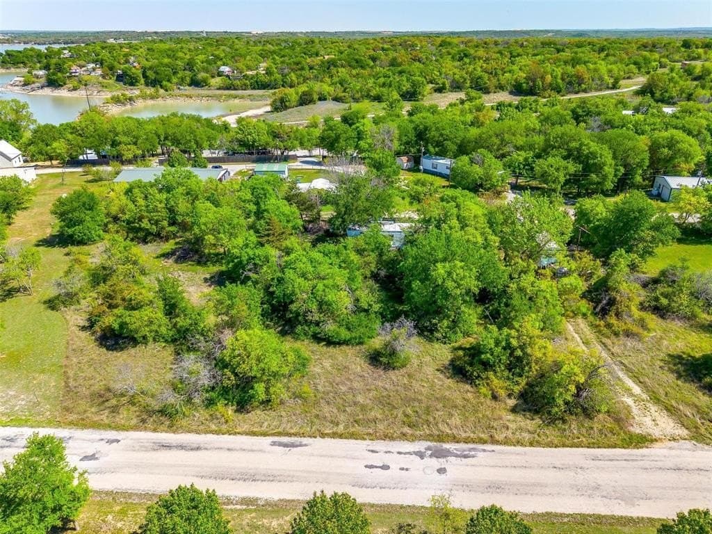 0.35 acres in Wise County - photo 18