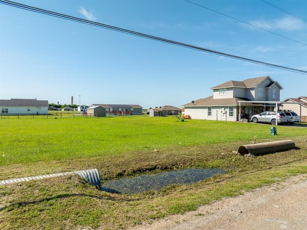 0.3 acres in Hill County - photo 3