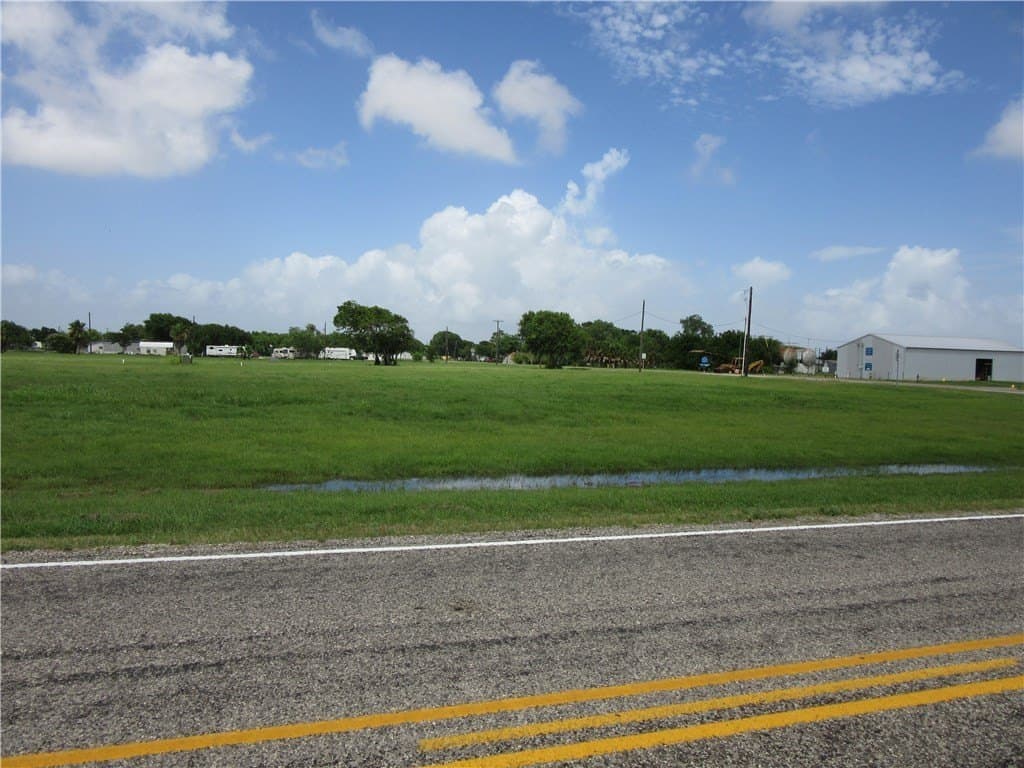 0.7 acres in Refugio County - photo 15