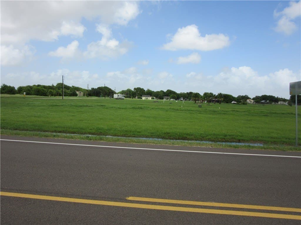 0.7 acres in Refugio County - photo 8