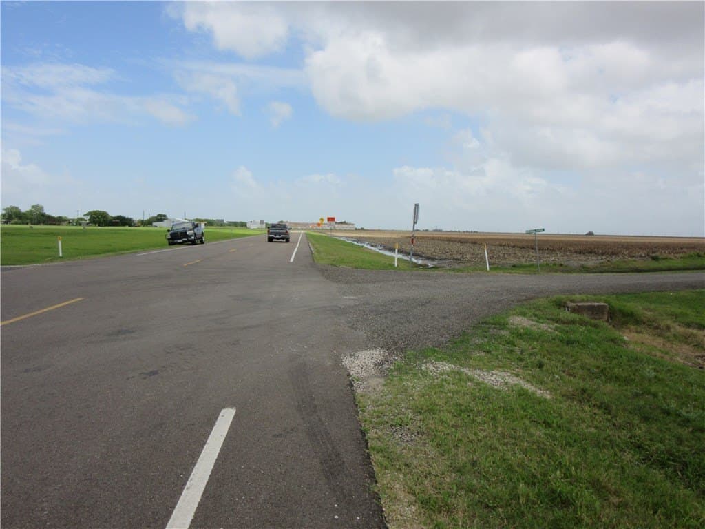 0.7 acres in Refugio County - photo 7