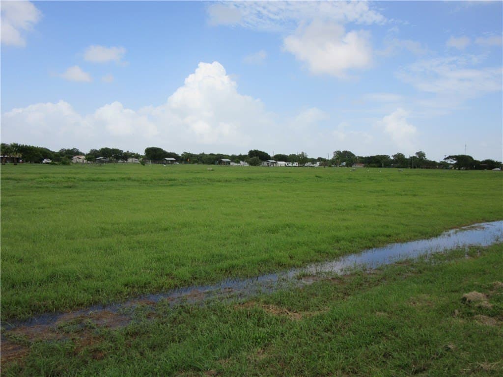 0.7 acres in Refugio County - photo 12